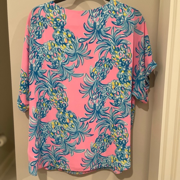 EUC Lilly Pulitzer Casden Top - Picture 2 of 4